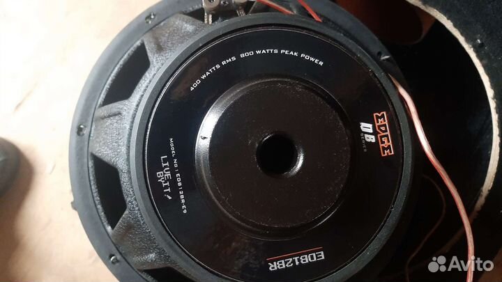Автомобильный сабвуфер