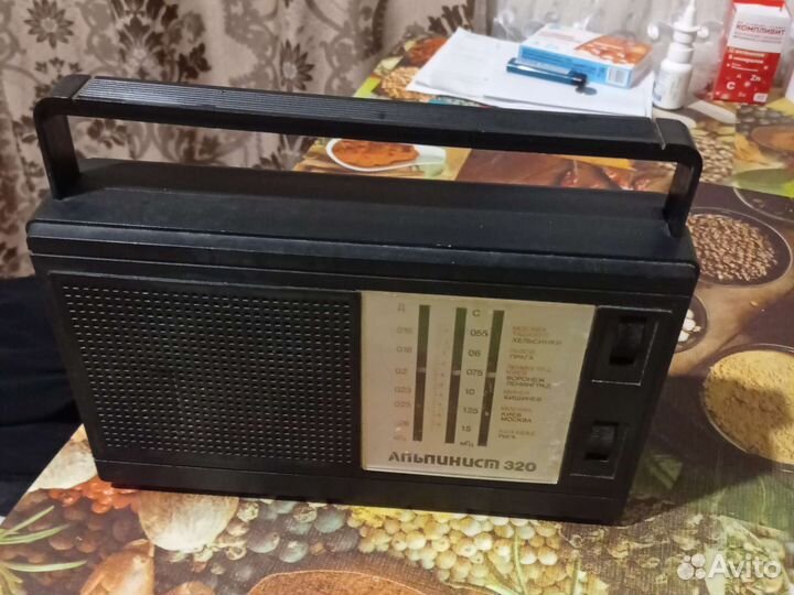 Радиоприемник СССР Альпинист 320