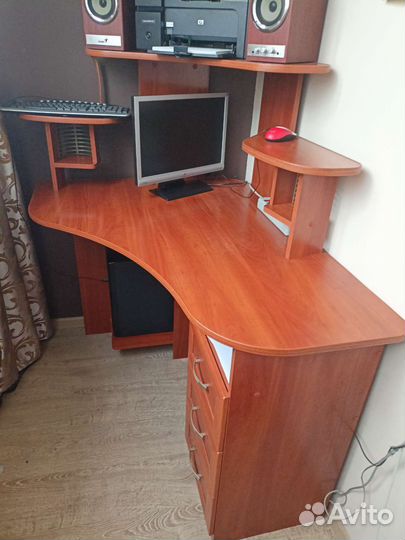 Компьютерный стол бу. Можно забирать