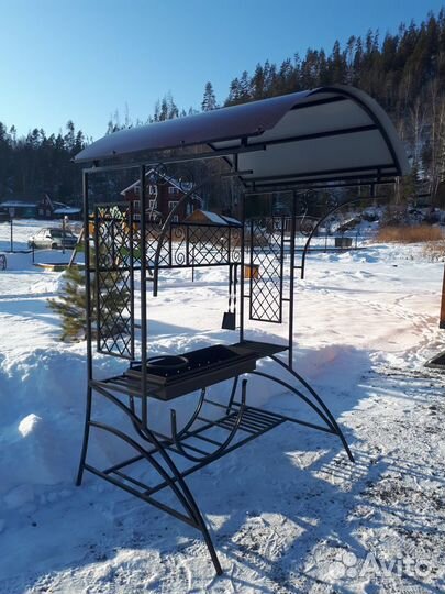 Мангал под крышей с кольцом для казана