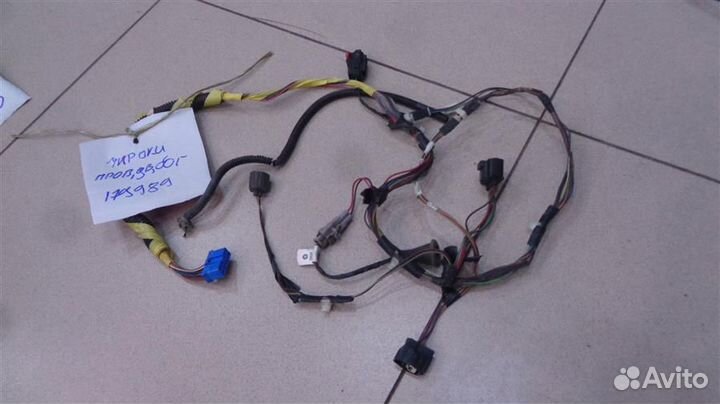 Проводка двери багажника Jeep Cherokee KJ 2001-20