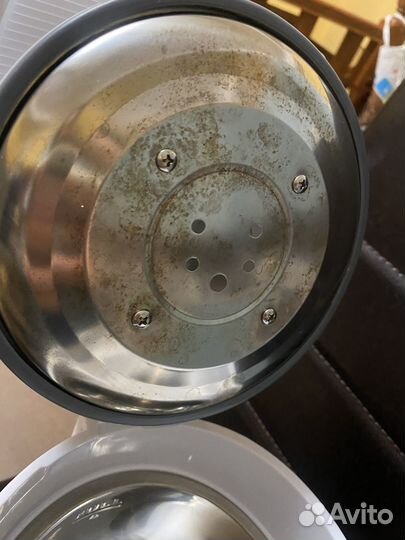 Термопот Vitek VT-1196 W в хорошем состоянии