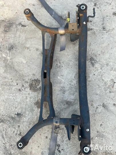 Балка задняя 3C0505235R