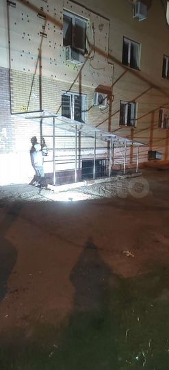 Машиноместо, > 30 м²