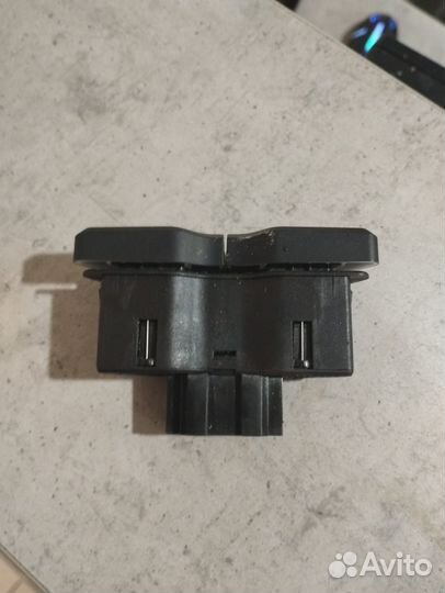 Кнопка обогрева сидений LADA Vesta