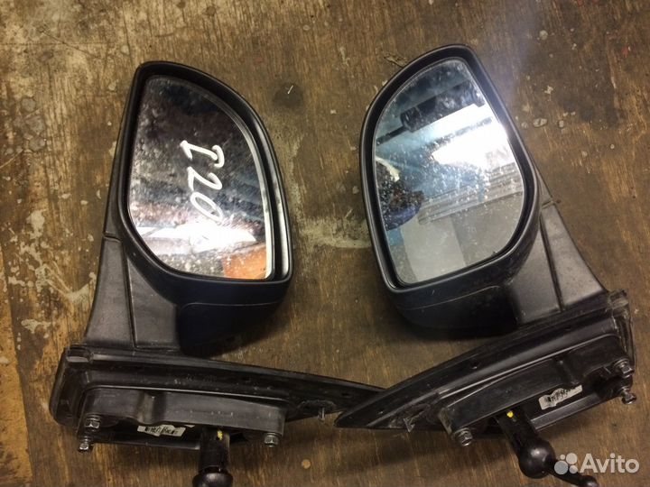 Зеркало боковое левое Hyundai i20 2008-2014