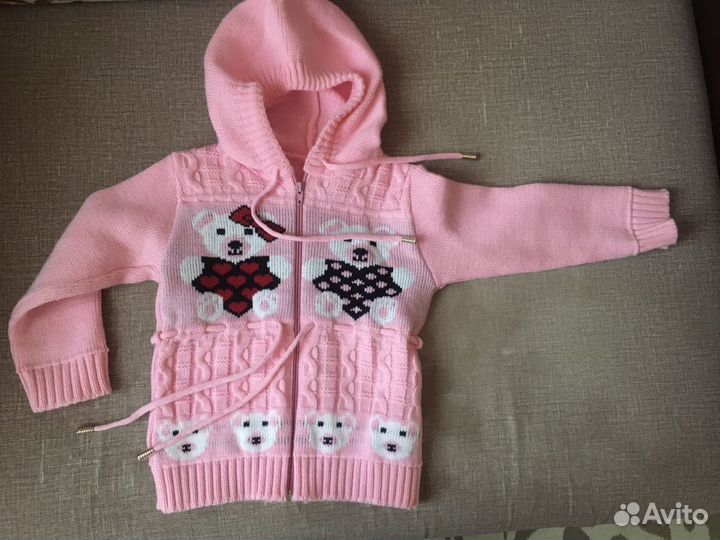 Вязаная кофточка для девочки