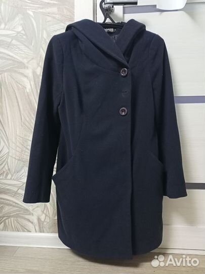 Пальто женское демисезонное 44 с капюшоном