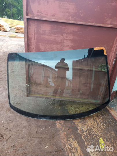 Лобовое стекло Хендэ Старекс 1