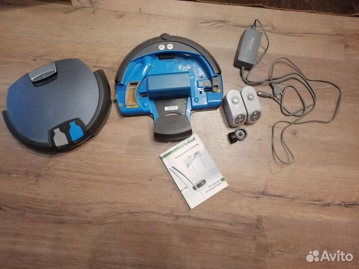 Моющий робот пылесос iRobot Scooba 390