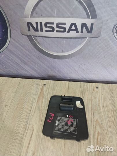 Крышка блока предохранителей Nissan primera P12