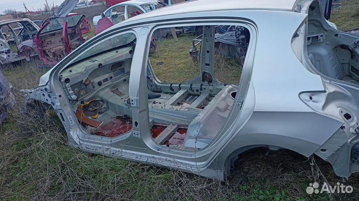 Пежо 308 порог карниз левый