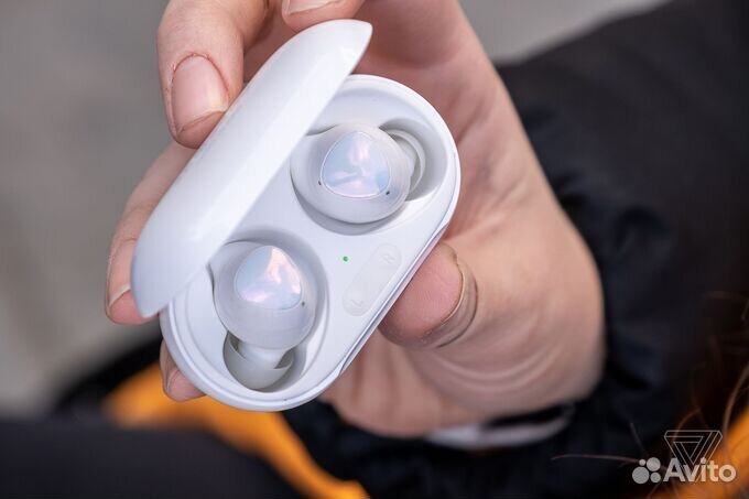 Наушники TWS Samsung Galaxy Buds Plus белый
