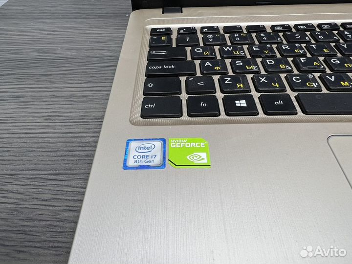 Игровой Asus 8 ядер Core i7-8550 DDR4 GT 110MX SSD