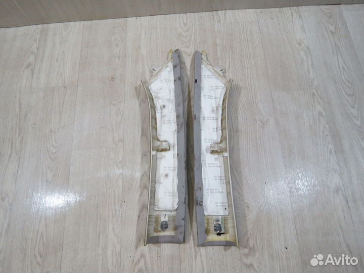 Обшивка передней стойки Kia Quoris