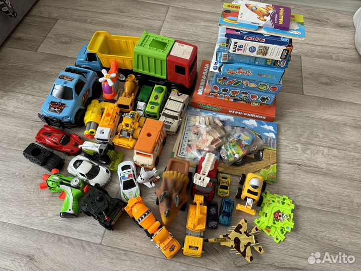 Игрушки машинки пакетом для мальчика