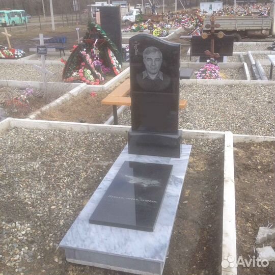 Памятники Плитка