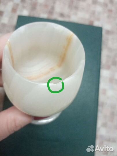 Рюмка из оникса со сколом