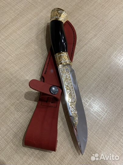 Нож украшенный