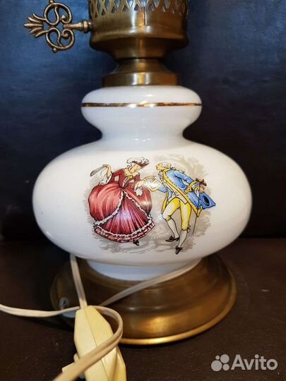 Коллекционная настольная лампа