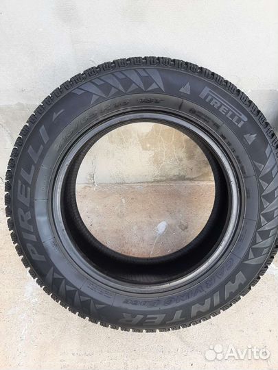 Pirelli Winter Carving Edge 215/65 R16 98T
