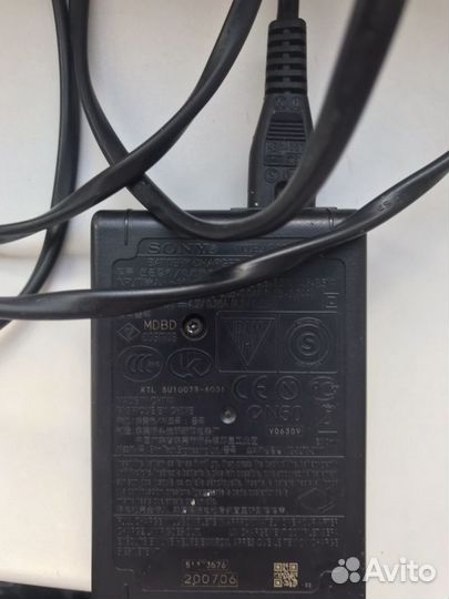 Зарядное устройство Sony