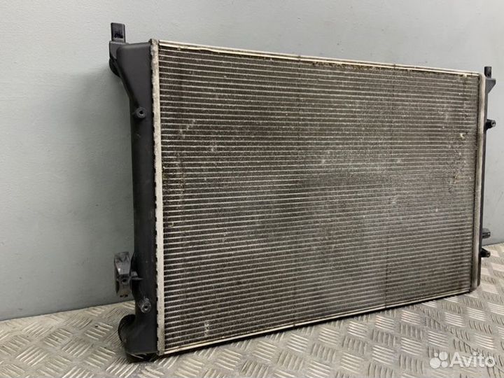 Радиатор охлаждения Volkswagen Passat B6