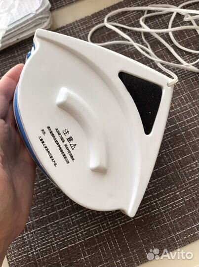 Магнитный мойщик окон для тройного стеклопакета