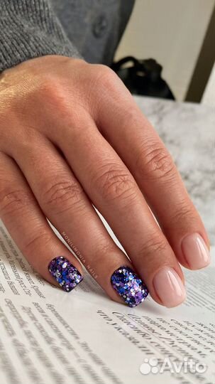 Модель на маникюр с покрытием гель лак