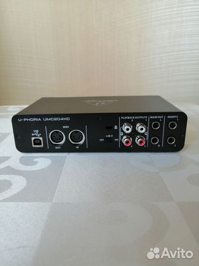 Внешняя звуковая карта Behringer UMC204hd