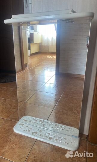 Зеркало в ванную с полкой и подстветкой