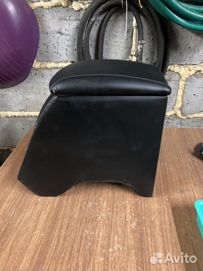 Подлокотник granta