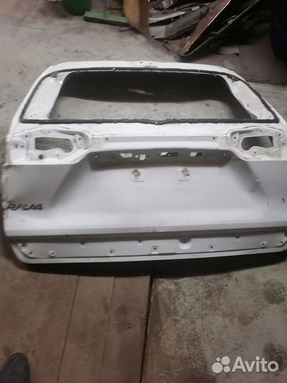 Задняя дверь Toyota rav4 50