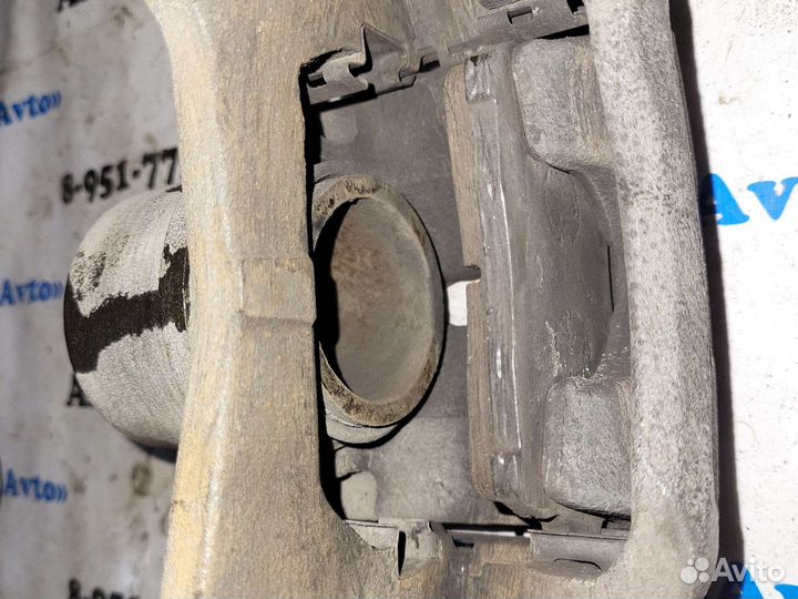 Суппорт передний правый toyota opa