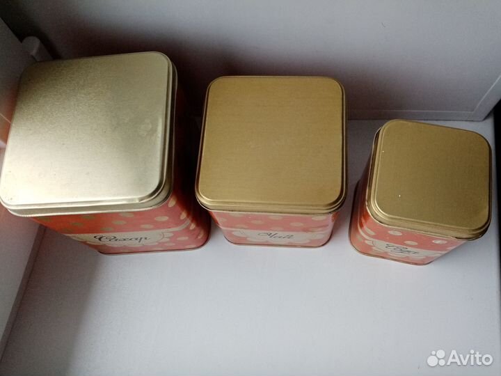 Жестяные банки в горошек СССР