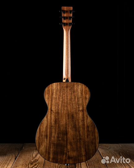 Martin Guitars 000-12E Koa