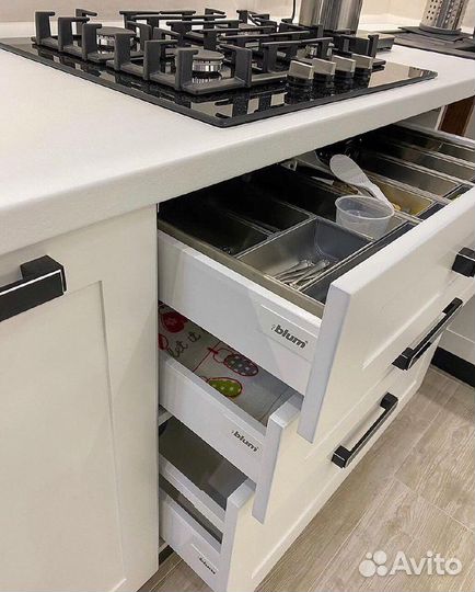 Современная стильная кухня