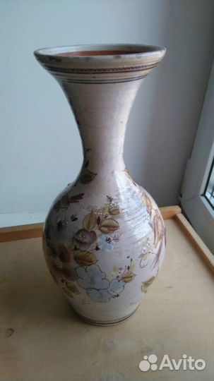 Керамическая ваза старенькая