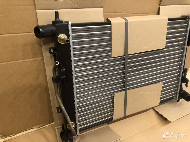 Радиатор охлаждения Solaris 1 / Kia Rio 3