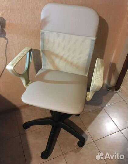 Компьютерное кресло новое в коробке
