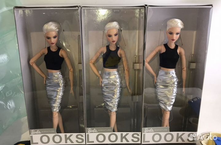Barbie Signature Looks Doll Лукс