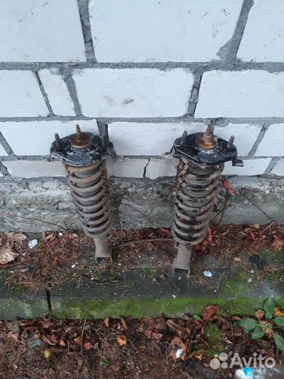 Додж стратус.Задние амортизаторы в сборе