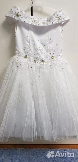 Нарядное платье с меховой накидкой