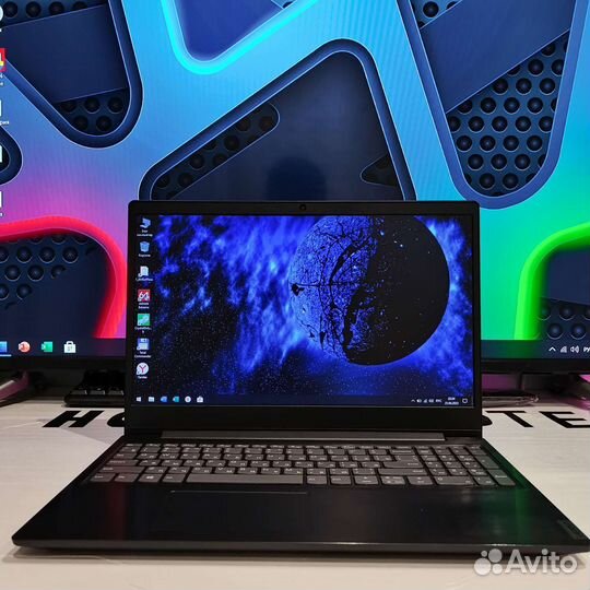 Ноутбуки продаются из-за закрытия офиса