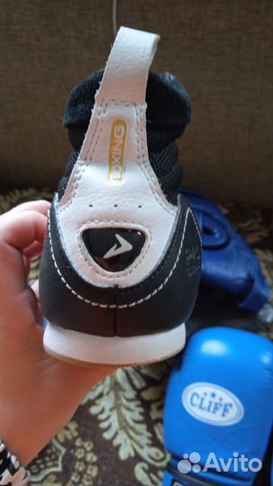 Перчатки,шлем,баксерки