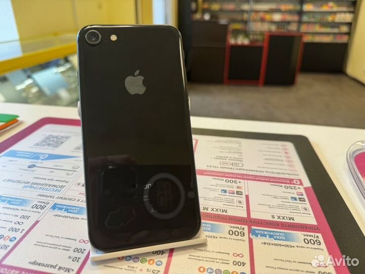 iPhone 8, 64 ГБ