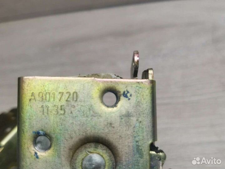 Замок двери Mercedes Vito