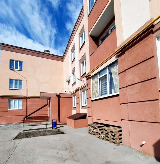 3-к. квартира, 71 м², 1/3 эт.