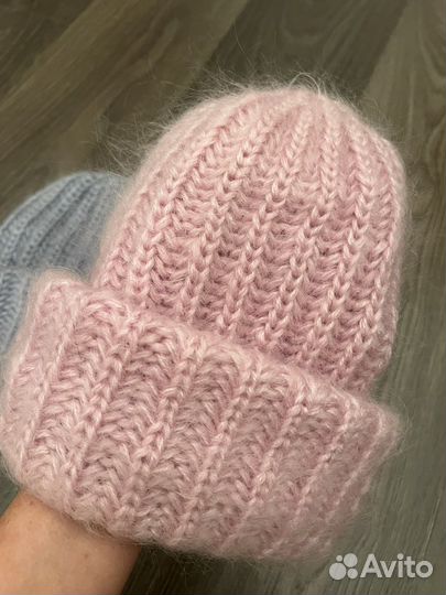Шапки вязаные спицами