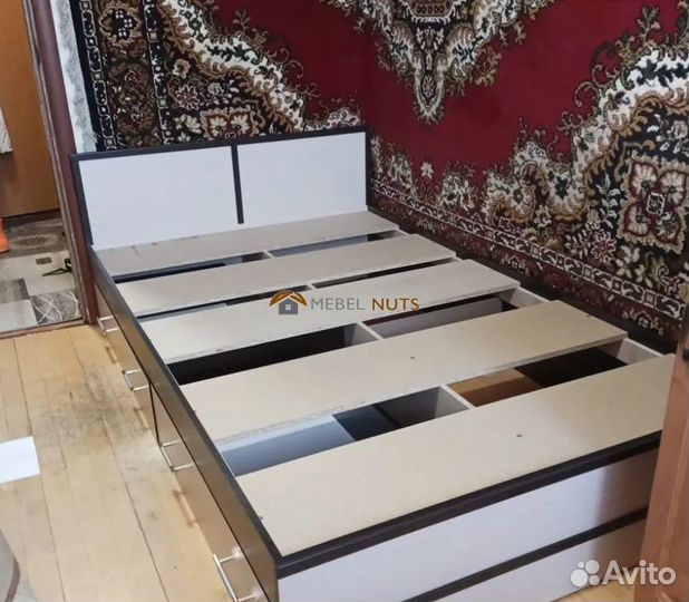 Кровать с ящиками